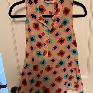 Tucker NYC silk sleeveless blouse - fun, poppy print